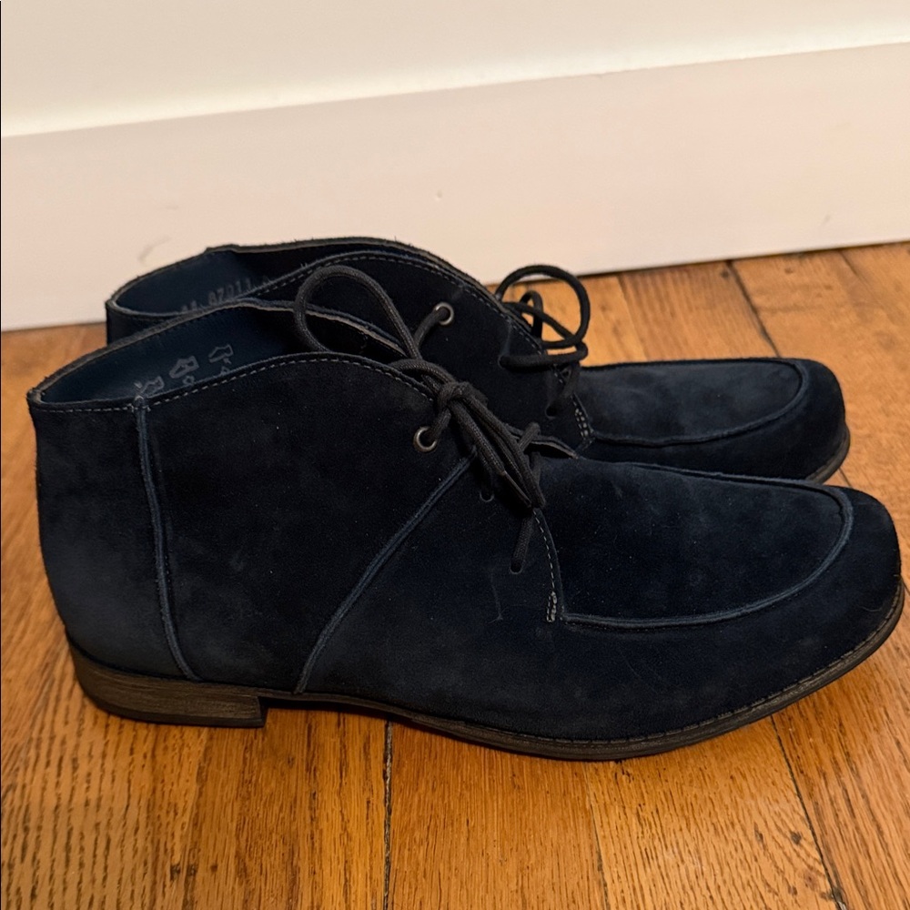 Think! Brand Navy blue Suede Chukka Boots size 38 or 8